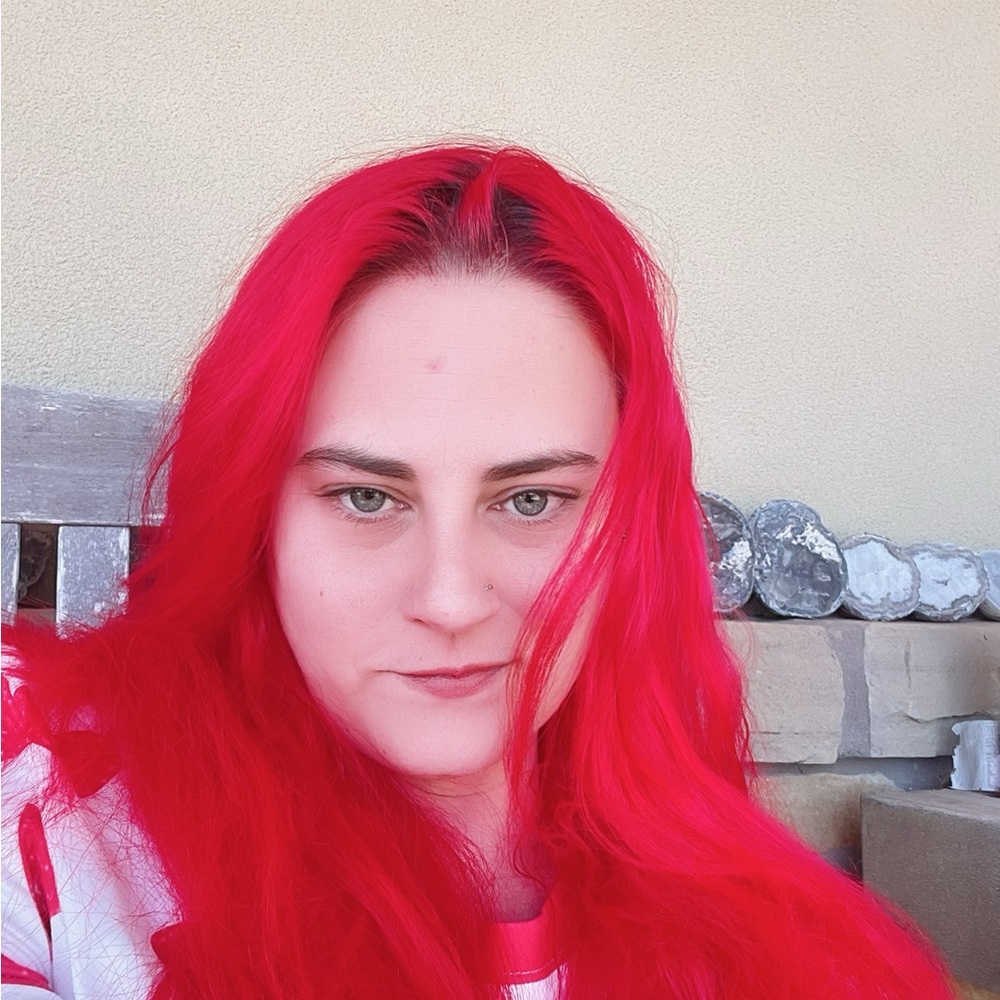 Meet your Posher, Lauren (That crazy lady who changes her hair too much😂🤣)😘🙏 - Picture 7 of 16